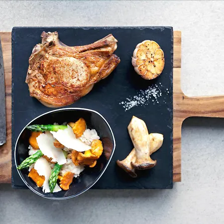 Hotel-restaurant Bel Ami מלון 4*